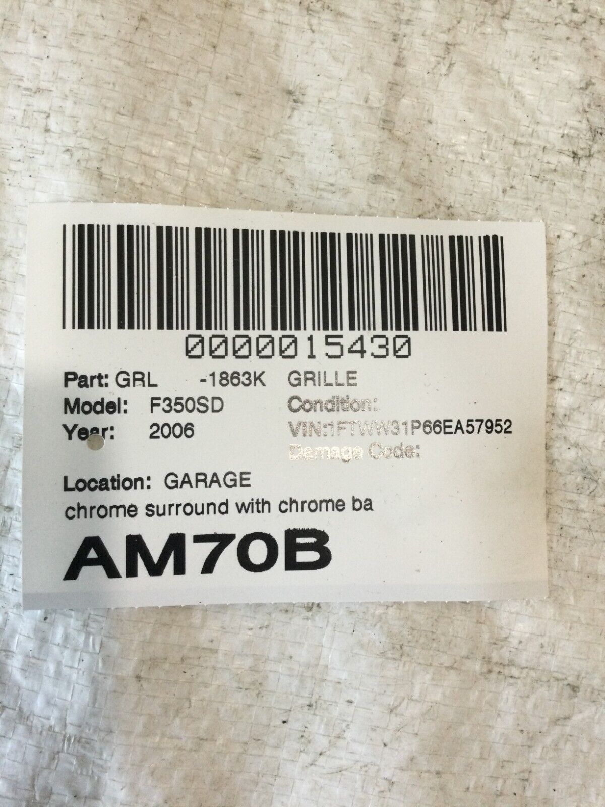 2005-2007 Ford F350SD Super Duty Black Grille OEM 6C34-8200-BAW ( DAMAGED )