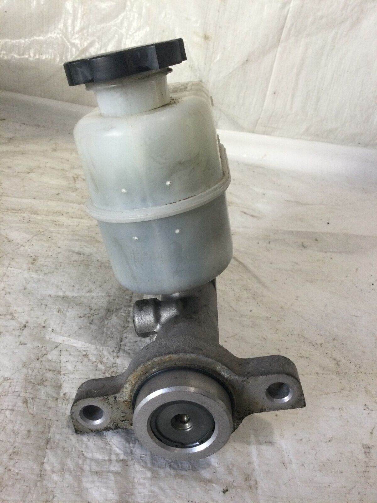 2007 Cadillac Escalade ESV Master Brake cylinder W/ Reservoir OEM