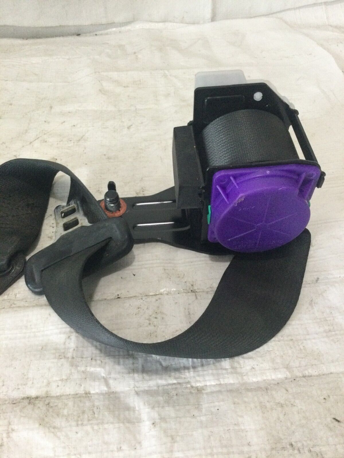 2017 Hyundai Elantra  Rear Right  Center Seat Belt Retractor OEM