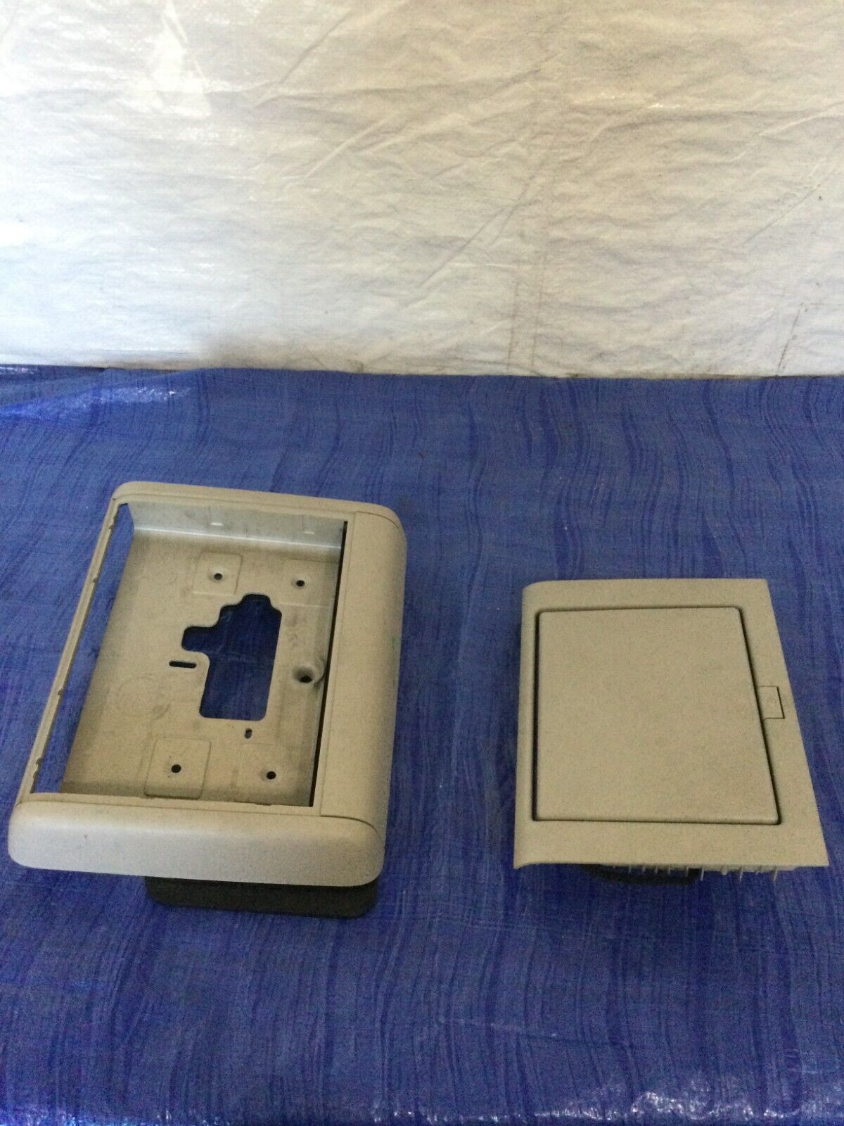 2007  Cadillac Escalade ESV Rear Overhead Roof Mounted DVD Screen Monitor OEM