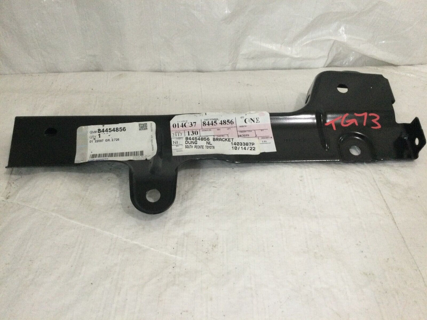 2019-2022 Chevrolet Silverado 1500 Left Headlight Mounting Bracket OEM 84454856