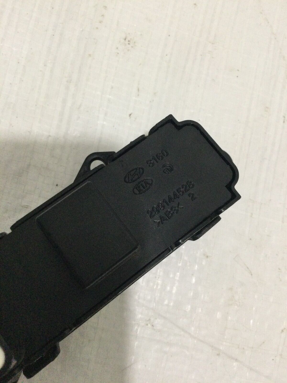 2016-2018 Kia Sorento Fuel Door LID Open Release Switch Button OEM