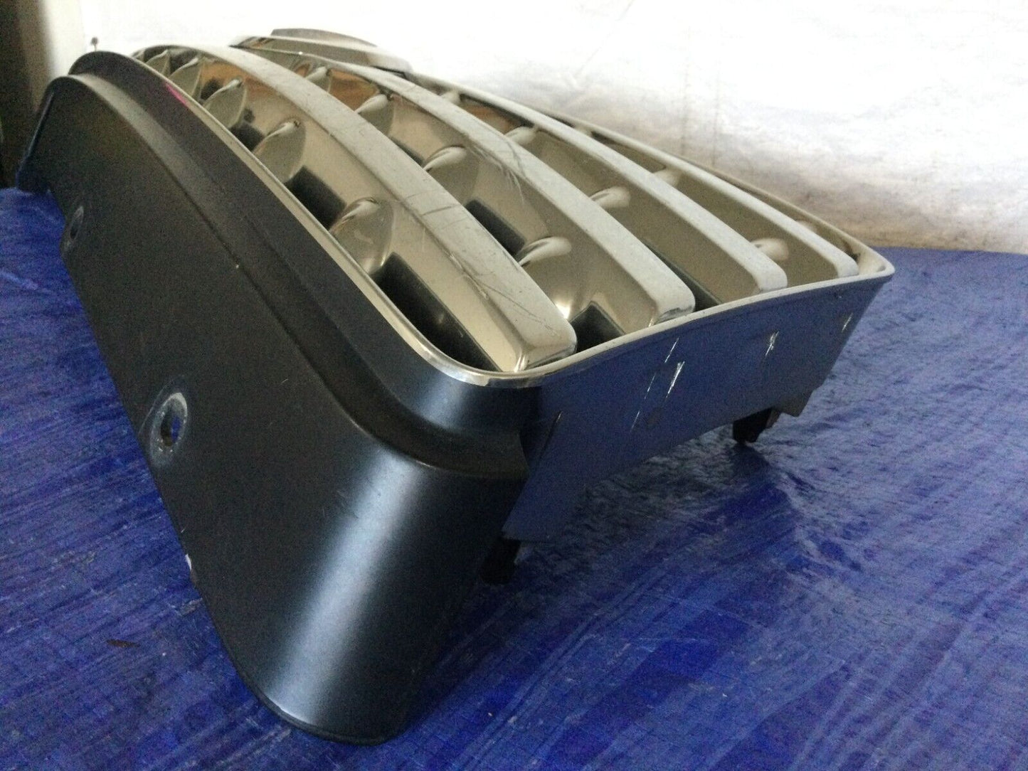 2003 2004 2005 Infiniti FX35 Front Upper Grill Grille W/ Emblem OEM