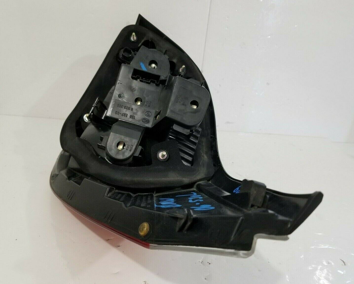 2004 2005 2006 2007 BMW E60 Left Driver Side Rear Tail Light Lamp 6923305 OEM