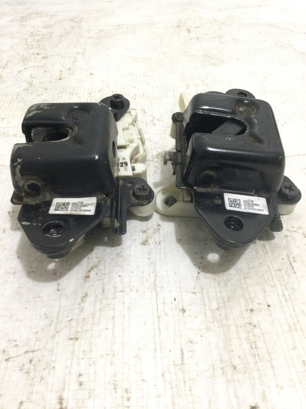 2019 GMC Sierra 1500 Driver Side Passenger Side Tailgate Latch 85530794 OEM