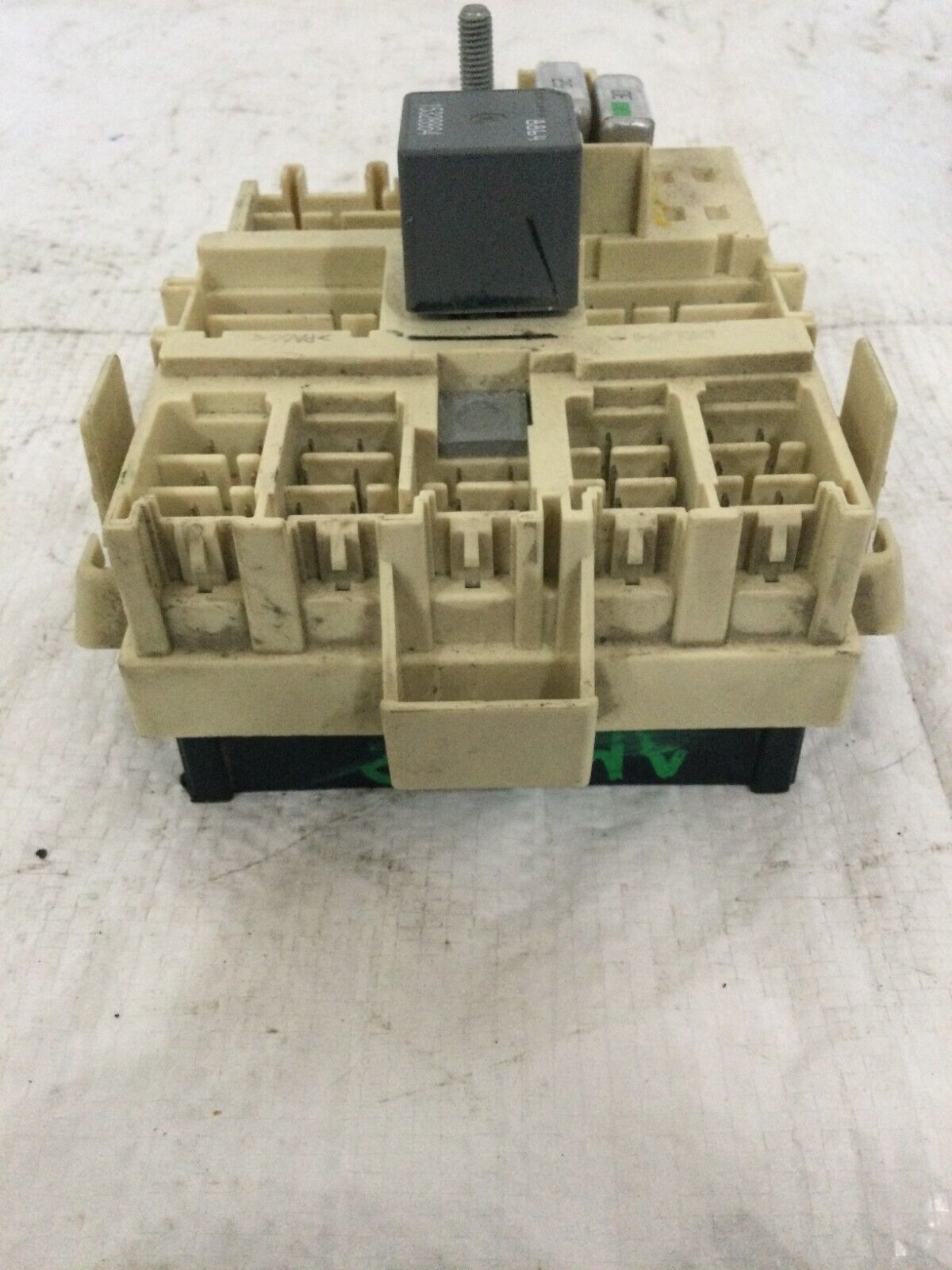 2003-2006 Cadillac Escalade EXT Under Dash Junction Fuse Block 15190658 OEM