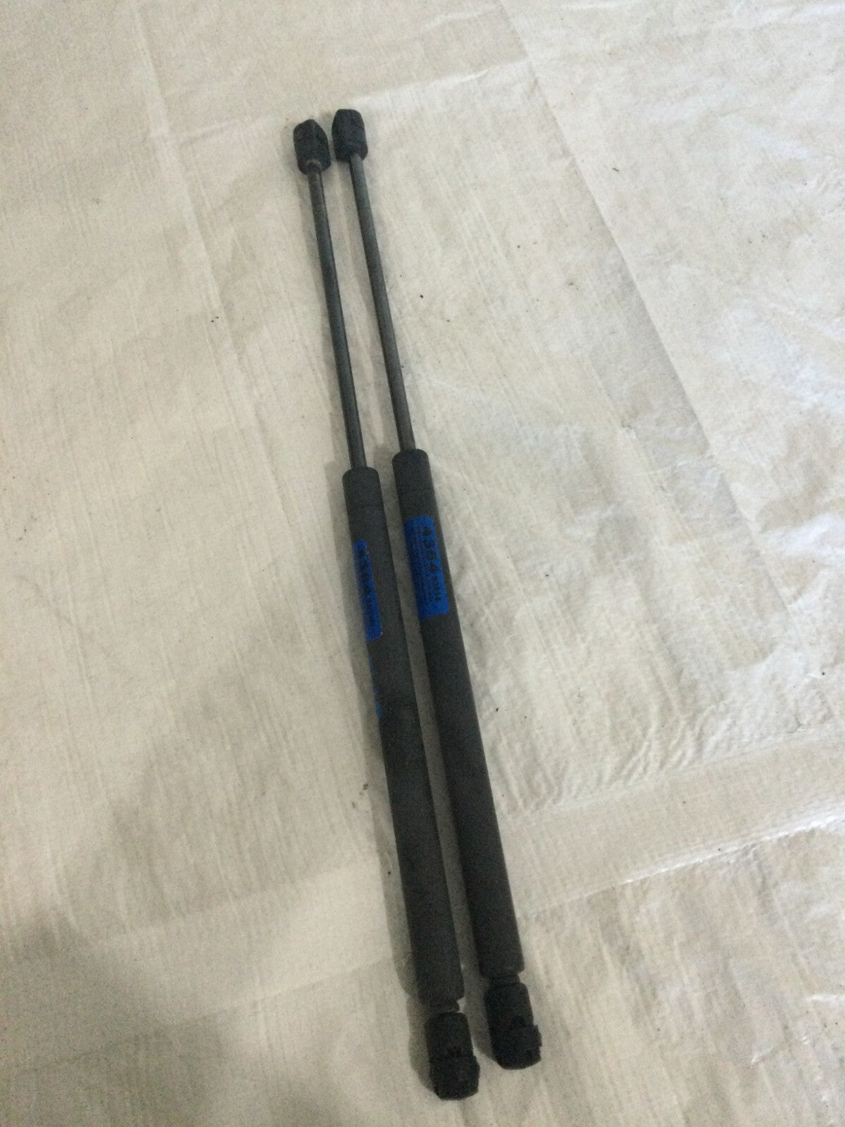 2003 Dodge Ram 2500 Hatch Support Struts OEM