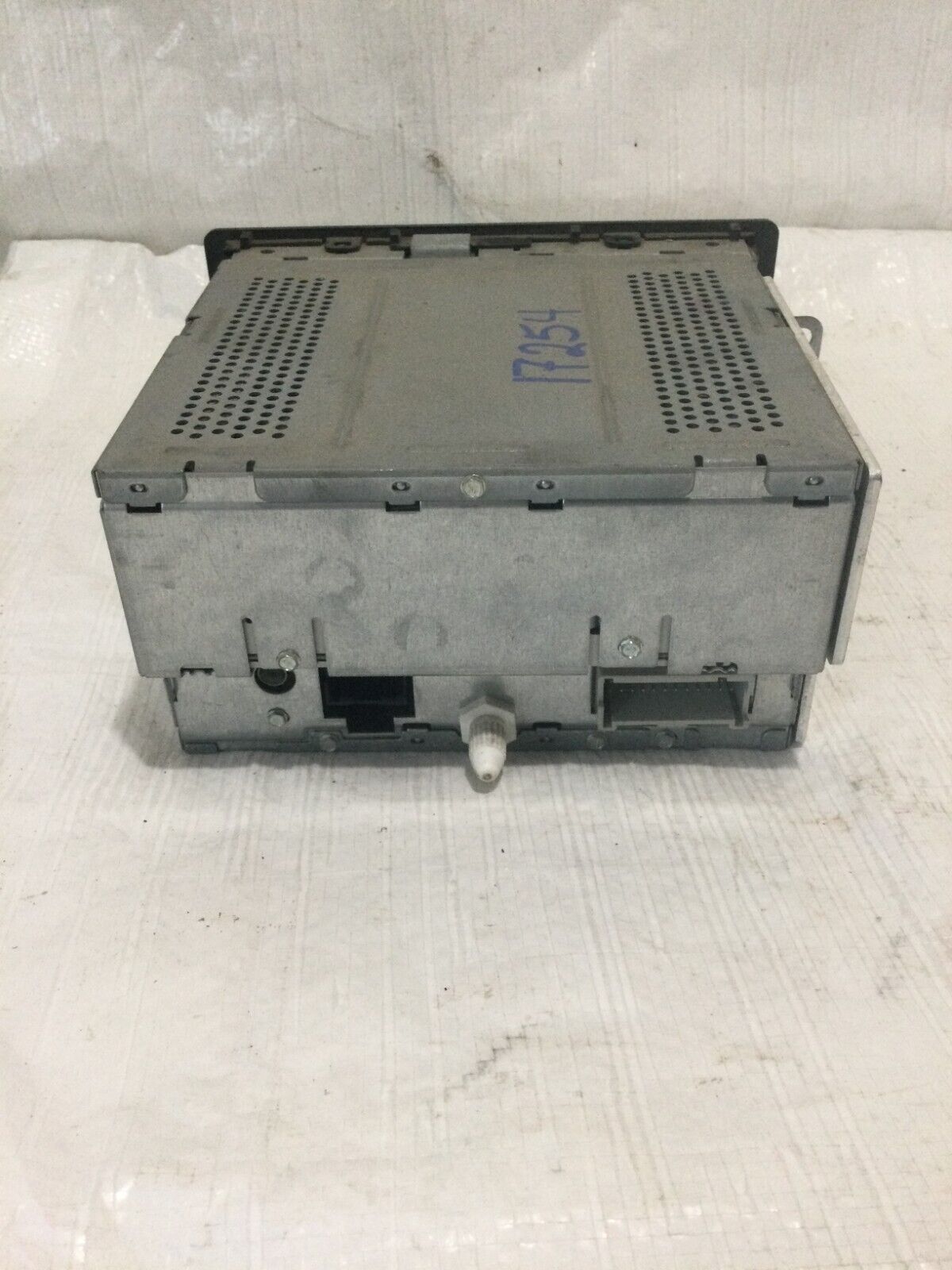 2006 GMC Sierra 2500HD Stereo AM FM Radio 6 Disc Changer CD Player OEM