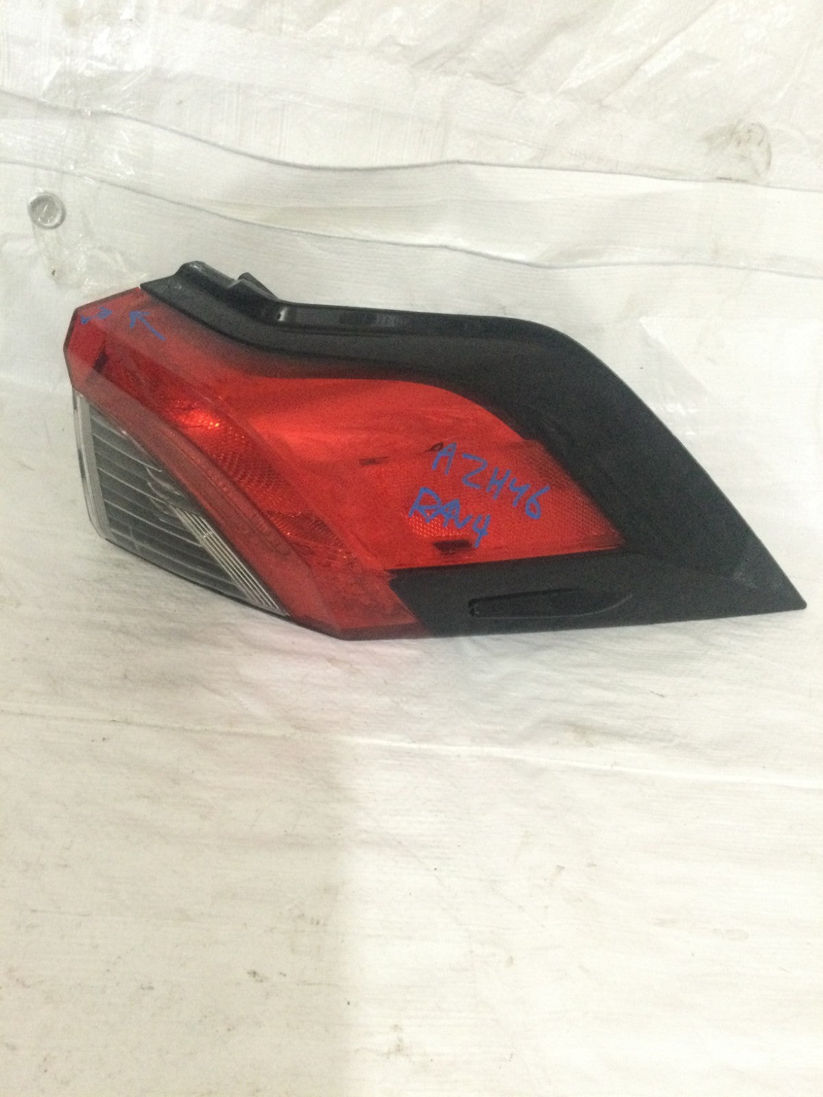 2019-2021 Toyota Rav4 Right RH Tail Light Tail Lamp OEM 81550-0R09000 DAMAGED