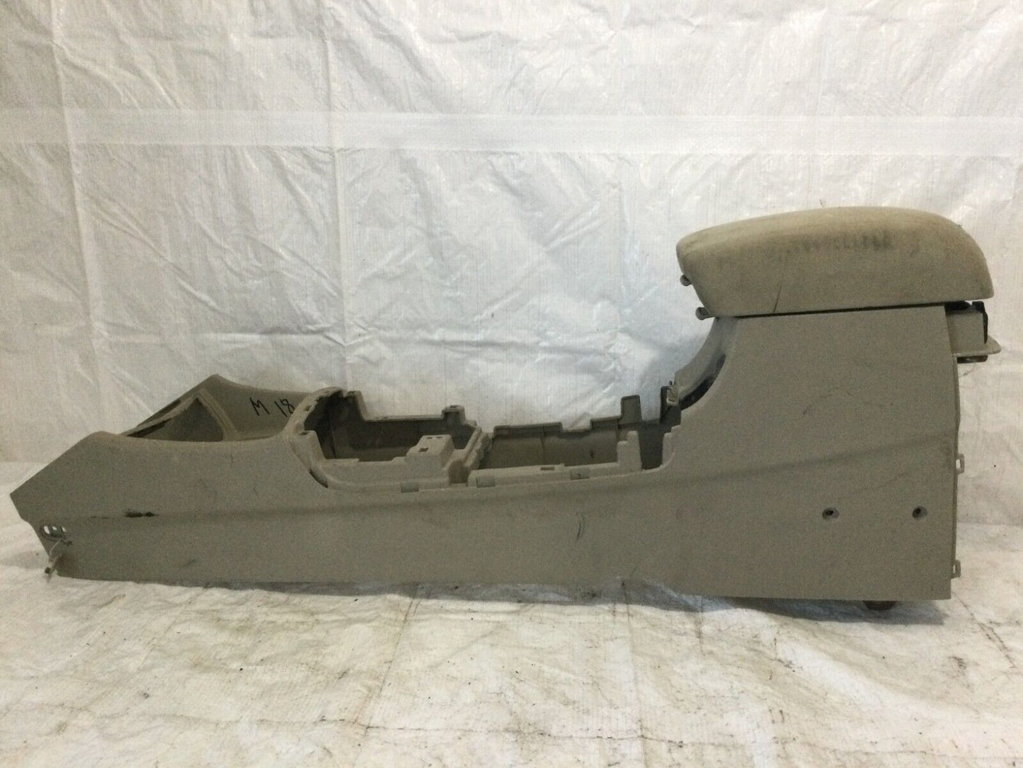 2007 Hyundai Elantra Front Center Console LID W/ Armrest OEM