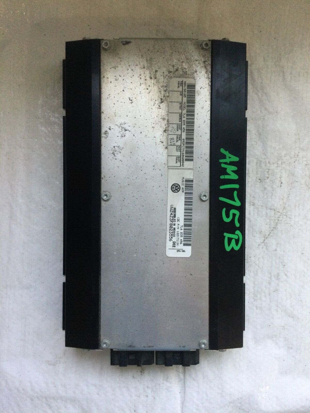 2004-2007 Volkswagen Touareg Radio Audio Sound Amp Amplifier  7L6 035 456 OEM