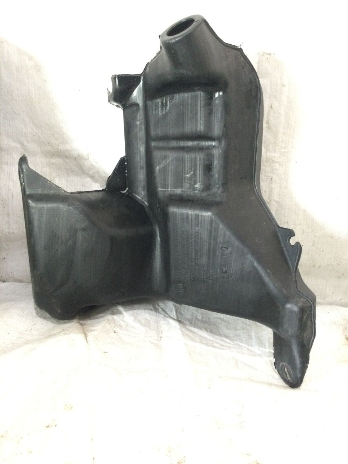 2017 Buick Regal Windshield Washer Reservoir Bottle OEM 13480309 ( DAMAGE TAB )