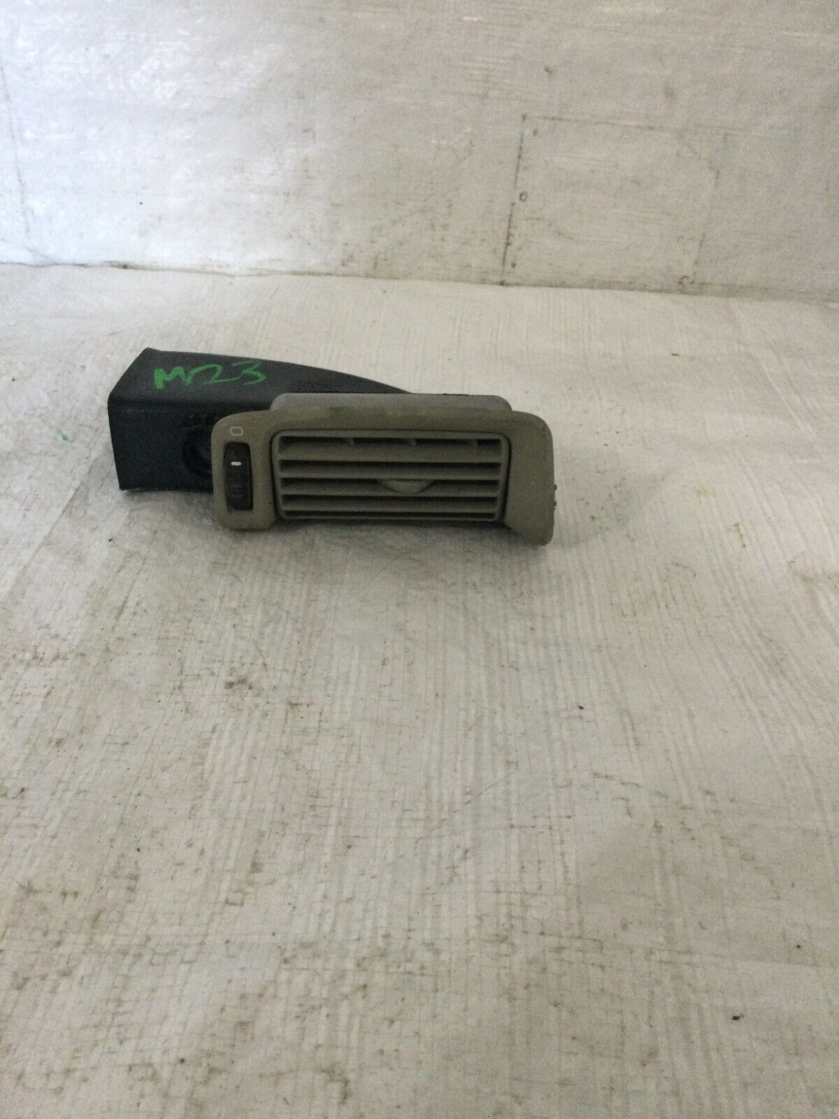 2004 Volvo S60 Left Driver B Pillar AC Heater Air Vent Nozzle Duct 9158448 OEM