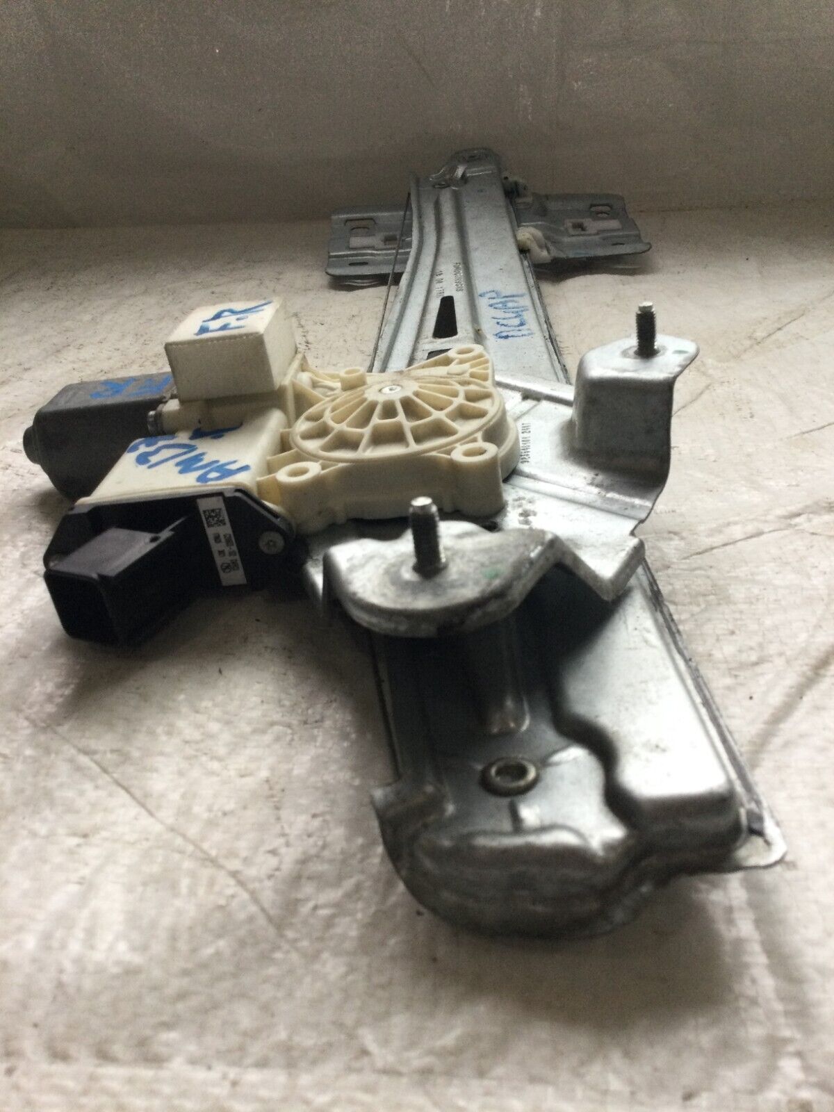 2017 Ford Explorer Front Right Window Regulator Motor OEM