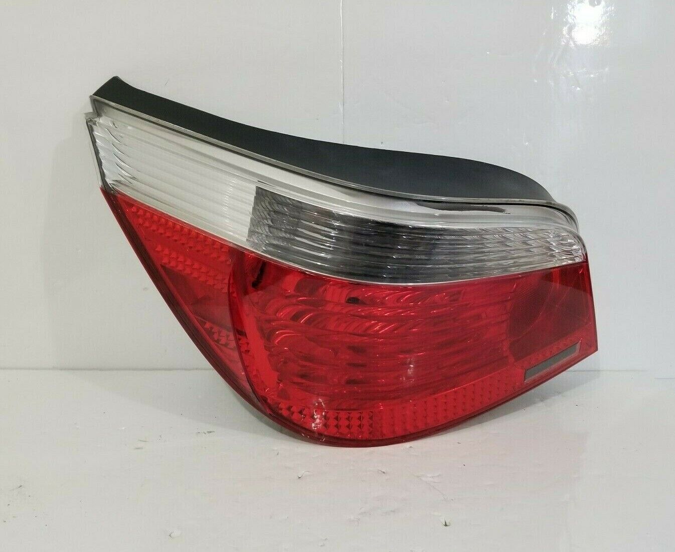 2004 2005 2006 2007 BMW E60 Left Driver Side Rear Tail Light Lamp 6923305 OEM