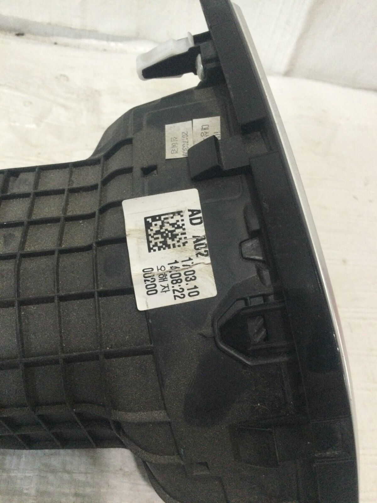 2017 Hyundai Elantra  Dash Right Passenger  Side Air Vent 97480-F2000 OEM