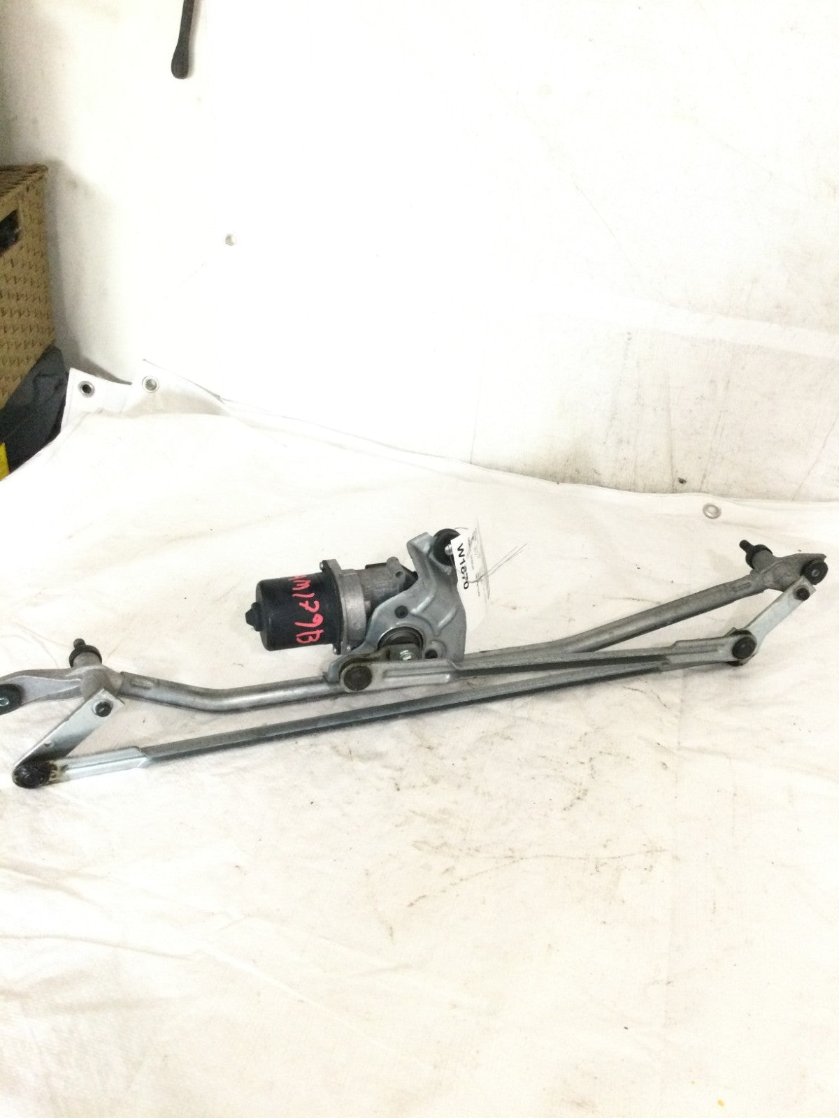 2017 Sierra Denali 1500 Windshield Wiper Motor & Linkage Assembly OEM 23407637