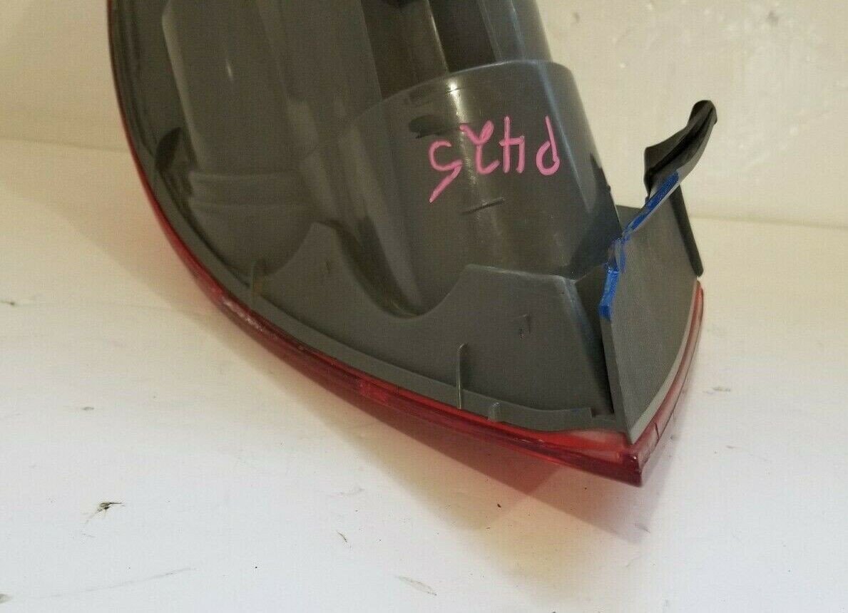 2004-2005 Mazda 6 Sedan Tail Light Lamp Right Passenger OEM RH