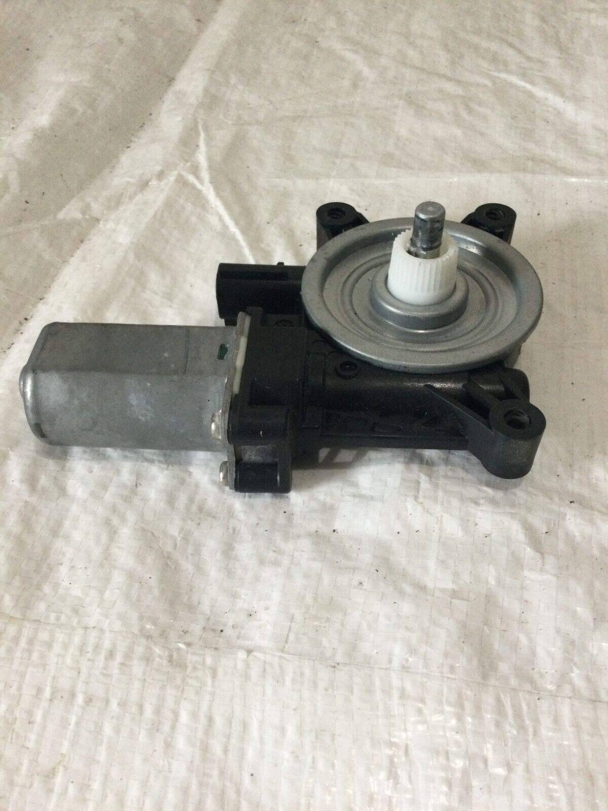 2019 Chevrolet Silverado 1500  Left Side Power Window Motor