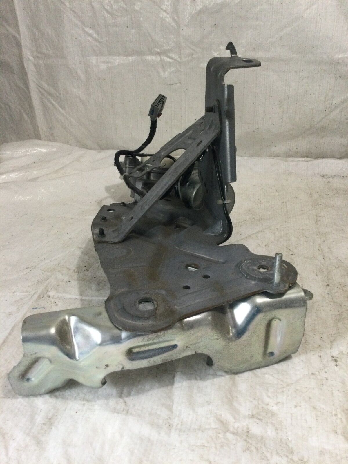 2007-2009 Cadillac Escalade Tailgate Lift Motor Assembly OEM