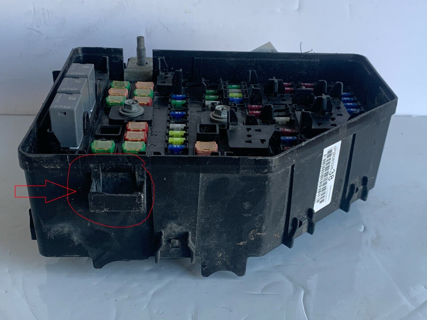 2003-2006 Cadillac Escalade EXT Under Dash Fuse Relay Junction Block OE 20832838