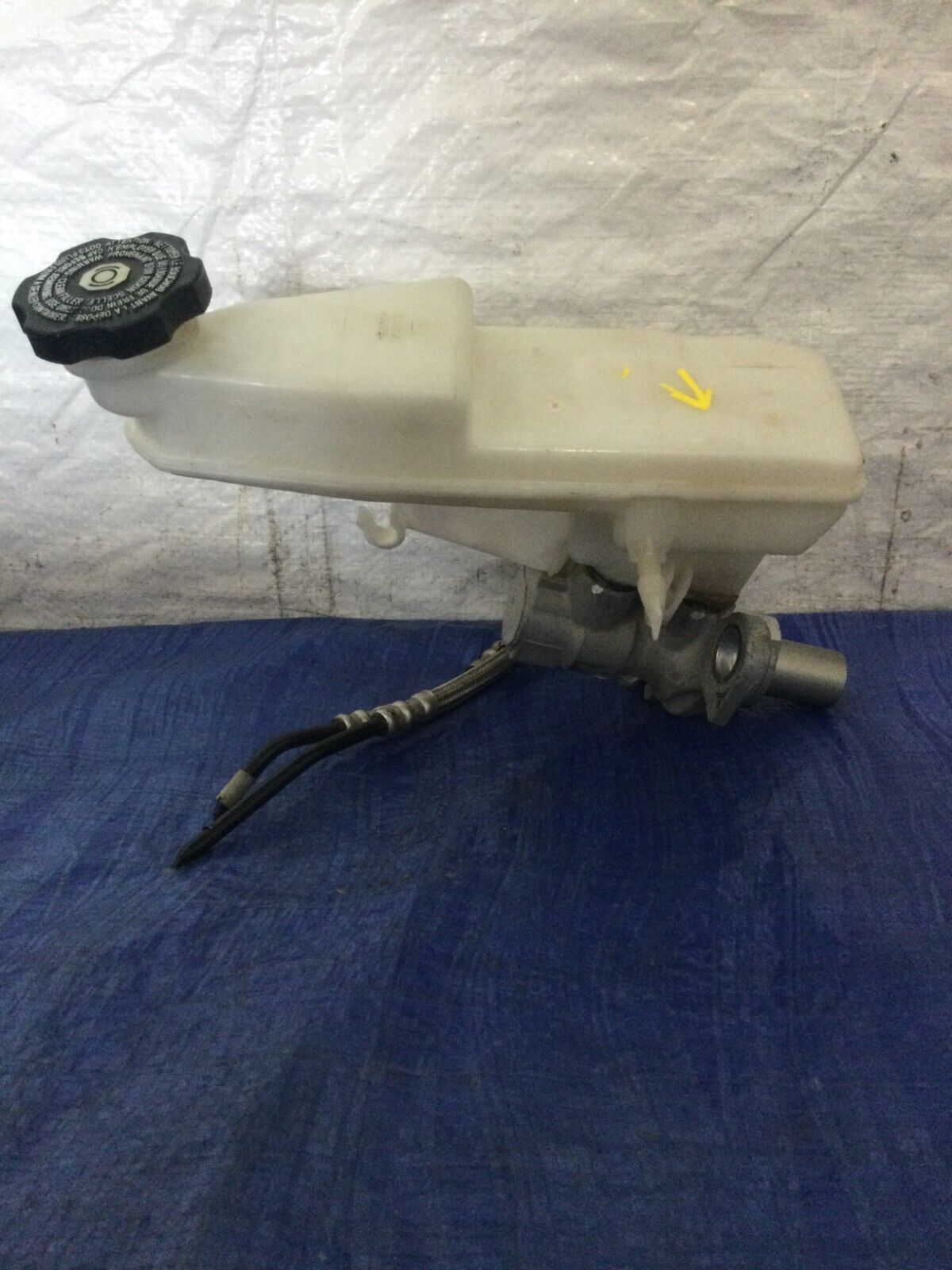 2016-2018 Chevrolet Cruze Master Brake Cylinder W/ Reservoir OEM