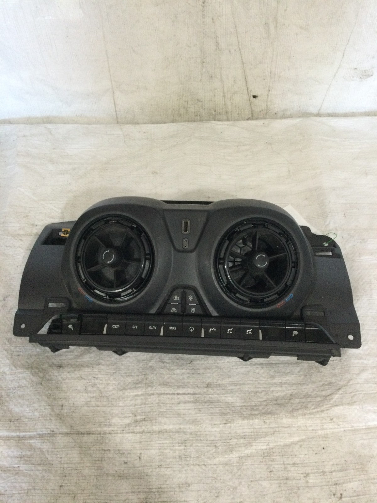 2019-2022 Chevrolet Blazer Climate Heater AC Control Panel OEM 84563761