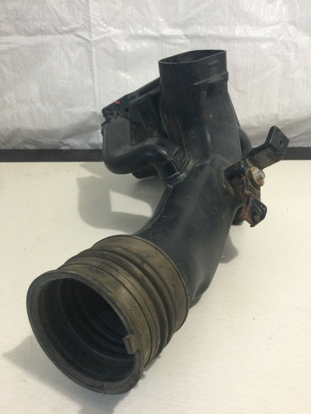 2007-2011 Honda CR-V CRV Air Intake Tube Resonator OEM 2.4L ( DAMAGE MARKED )