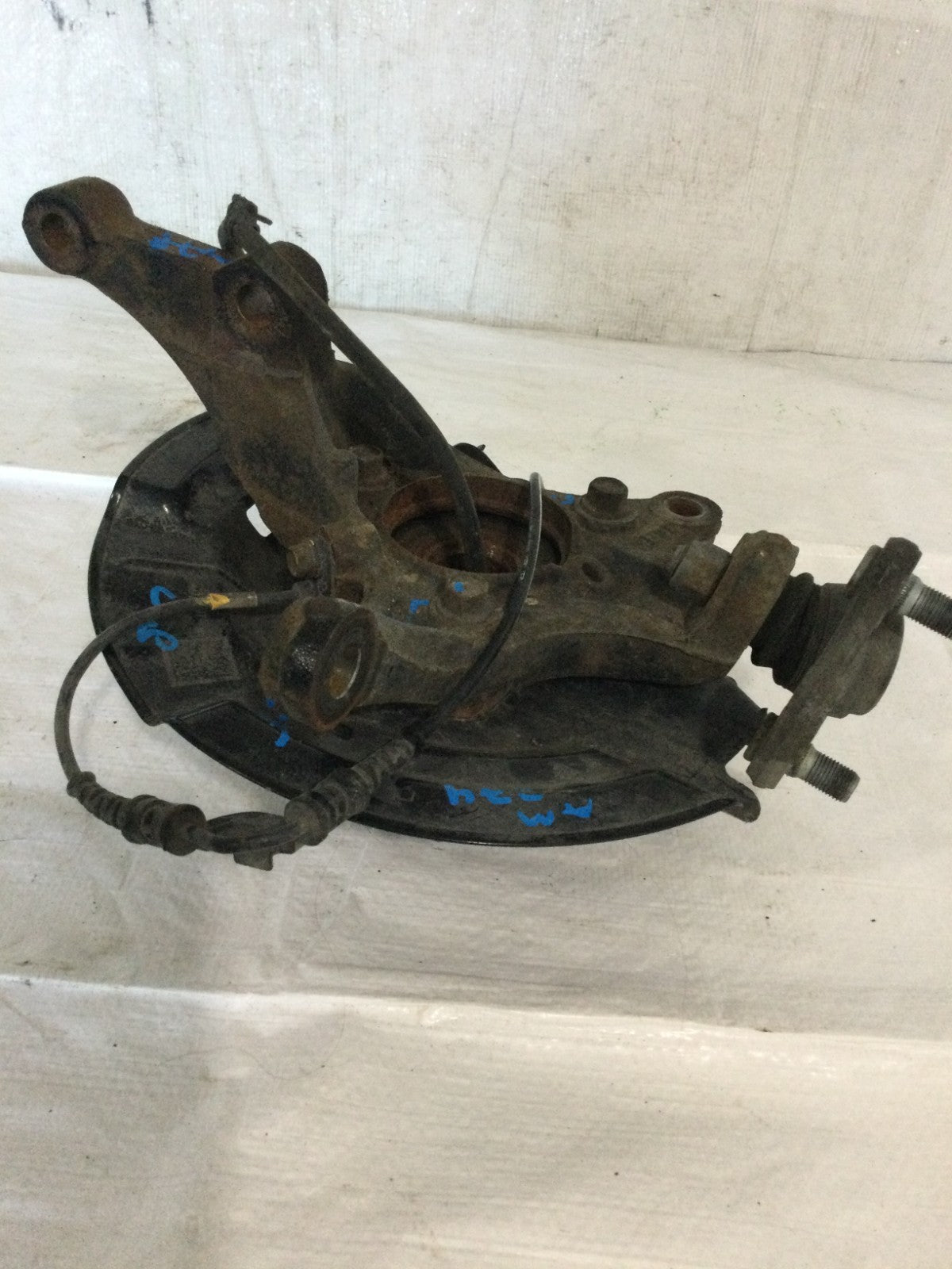 2020 Kia Forte Front Left Spindle Knuckle OEM