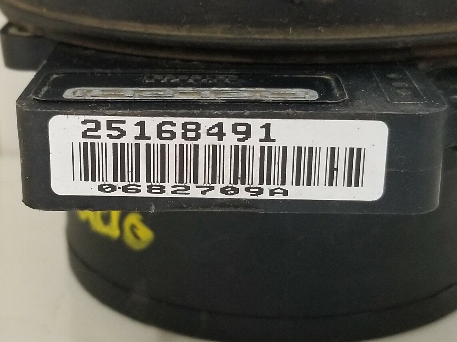Chevrolet Silverado 1500 Mass Air Flow Sensor 25168491 OEM