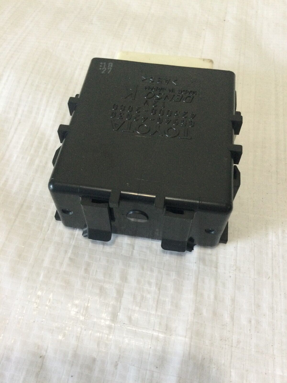 2018 Toyota Rav4 Wiper Relay Control Unit Module 85940-42030 OEM