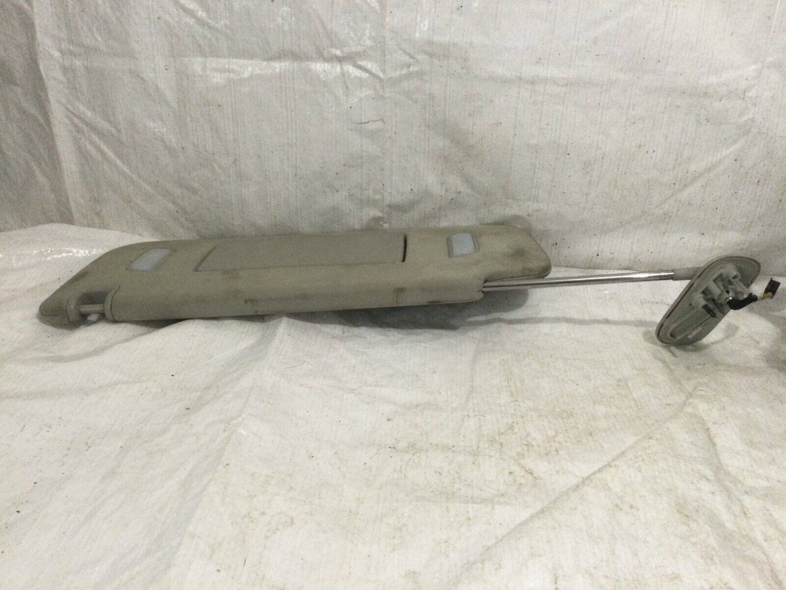 2007 Cadillac Escalade Left Driver  Sun Visor  Illuminated OEM
