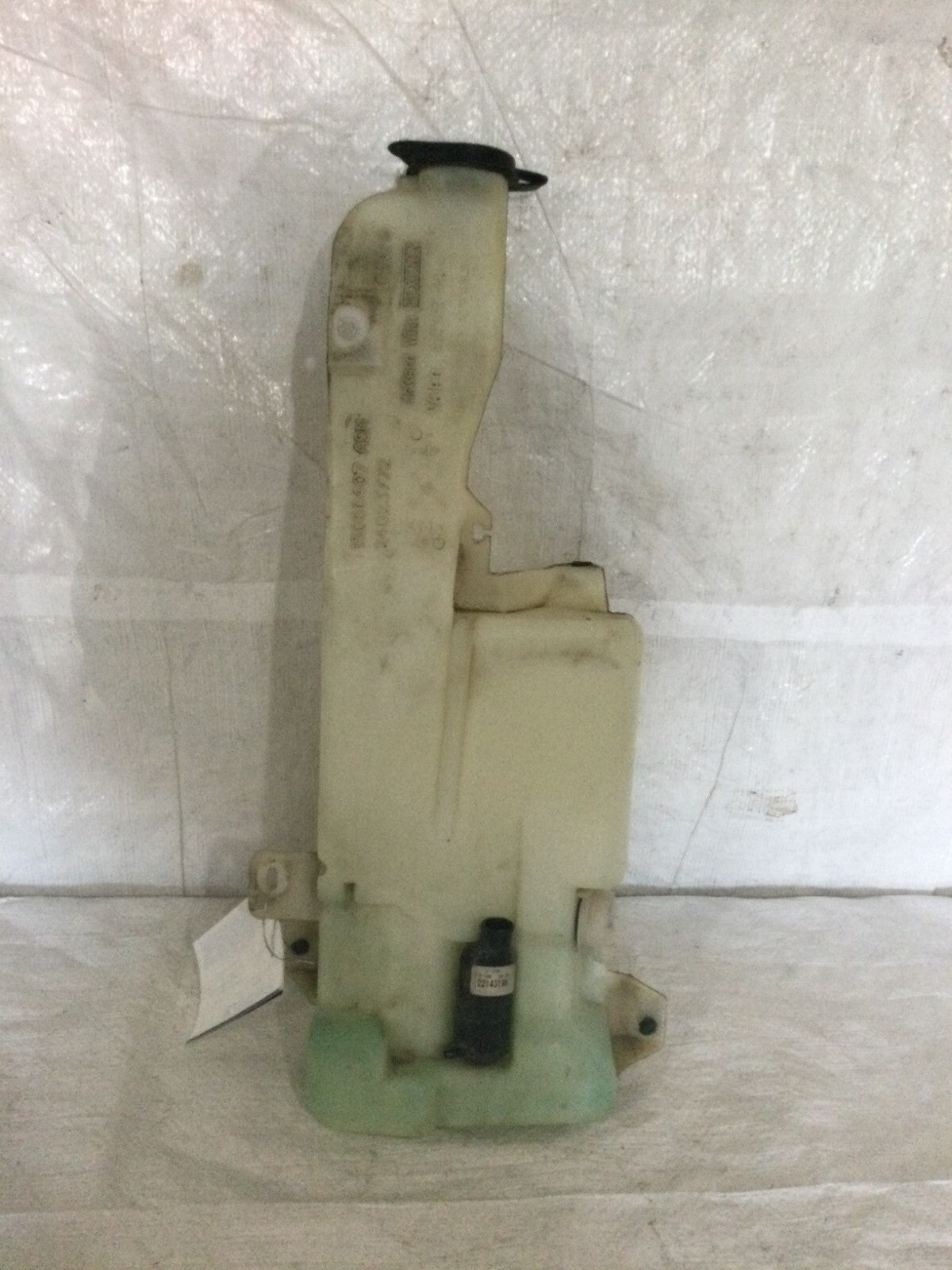 2001 Chevrolet Silverado 2500 Washer Bottle 15060407 OEM