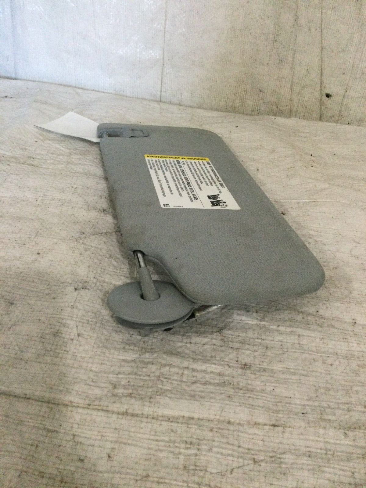 2019-2022 Chevrolet Blazer Right Passenger Sun Visor OEM 13591872