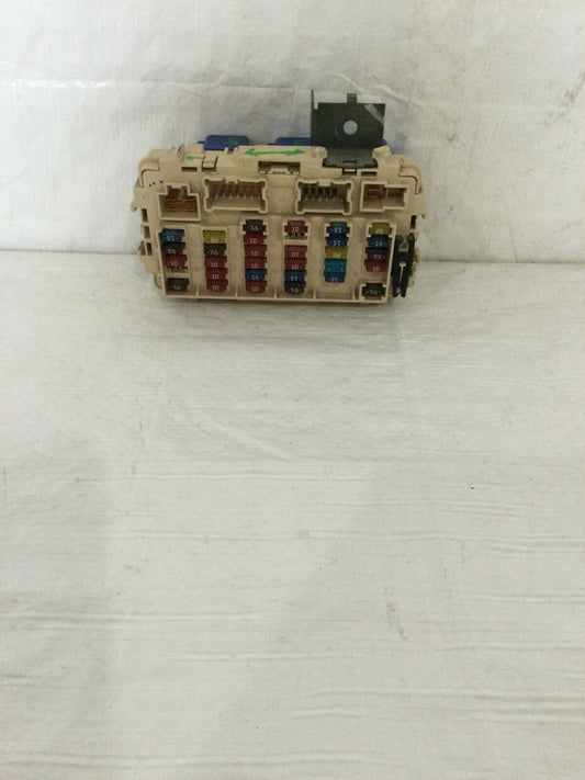 2001 Nissan Xterra Cabin Fuse Box OEM 