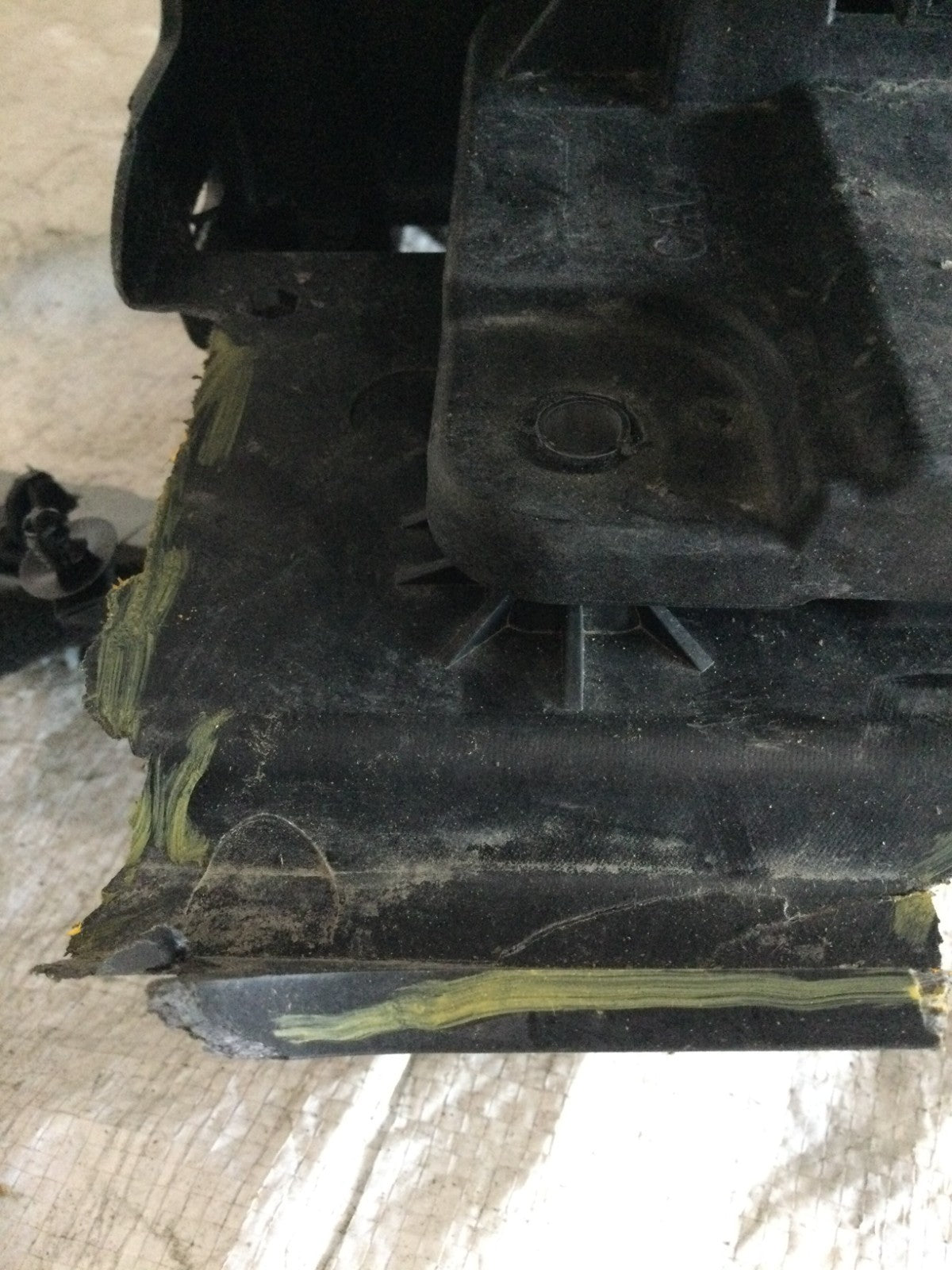 2019-2022 Chevrolet Blazer Front Center Console OEM 84247548 MARKED DAMAGE