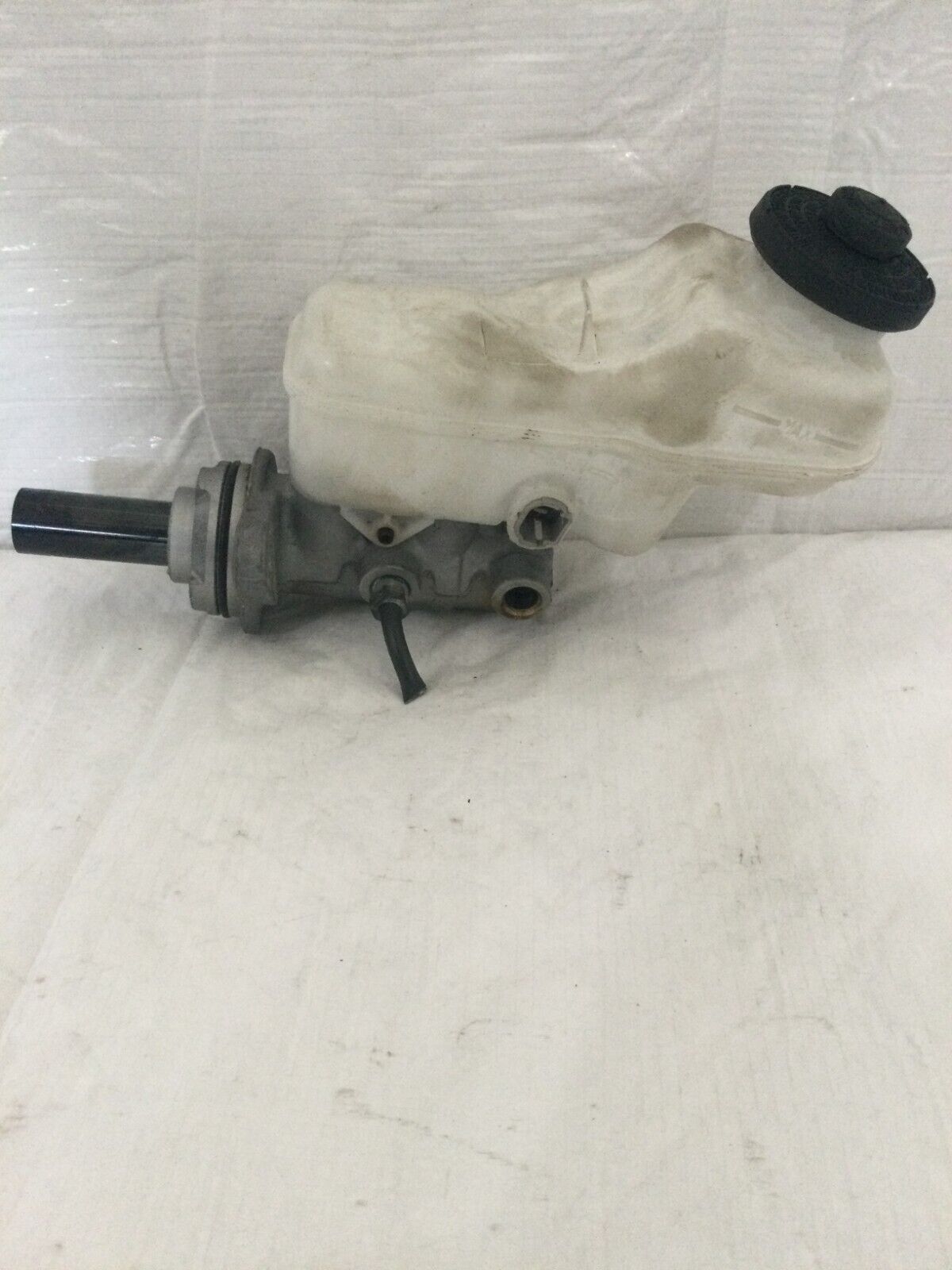 2016 Toyota Corolla Master Brake Cylinder W/ Reservoir OEM