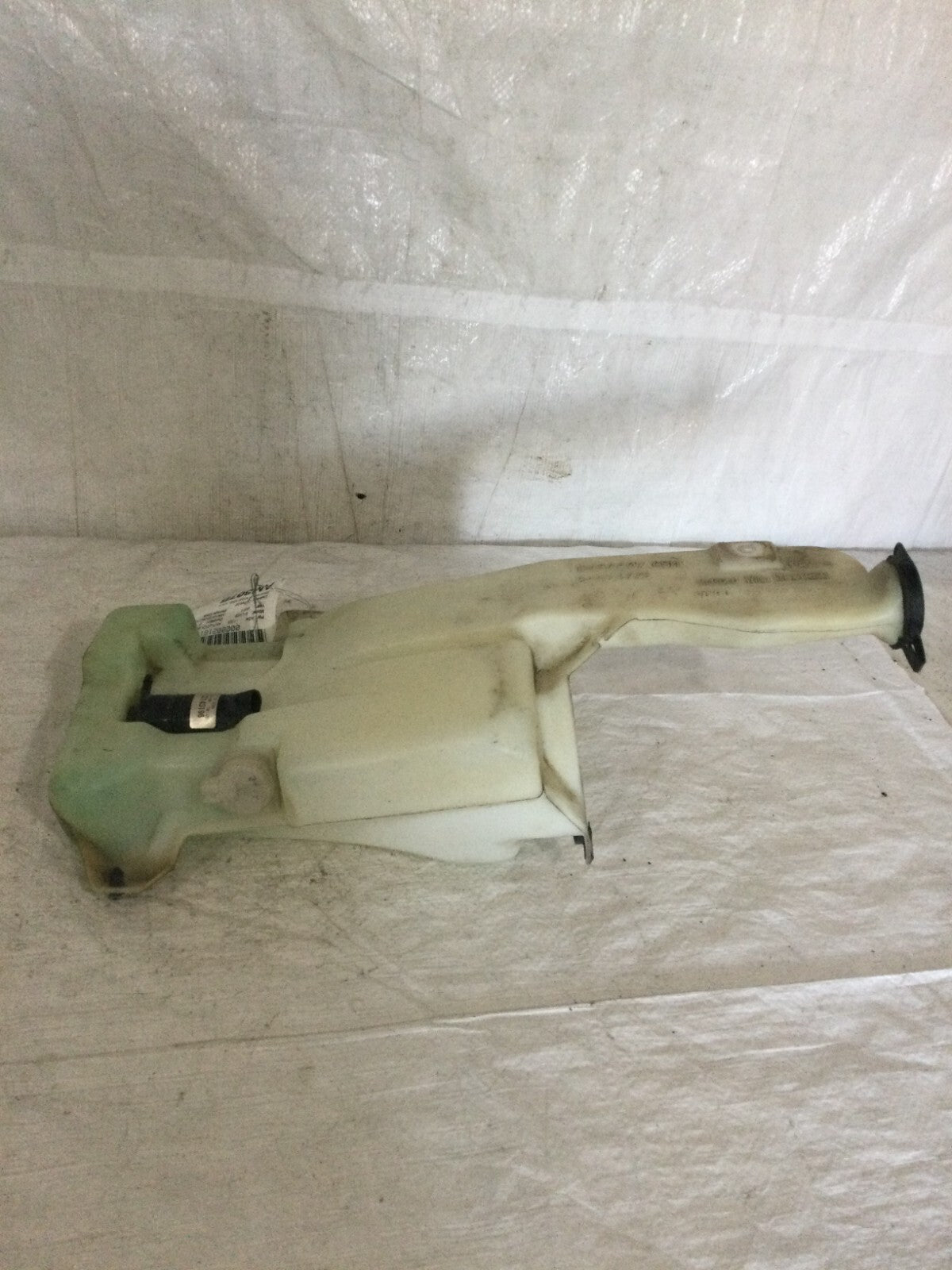 2001 Chevrolet Silverado 2500 Washer Bottle 15060407 OEM