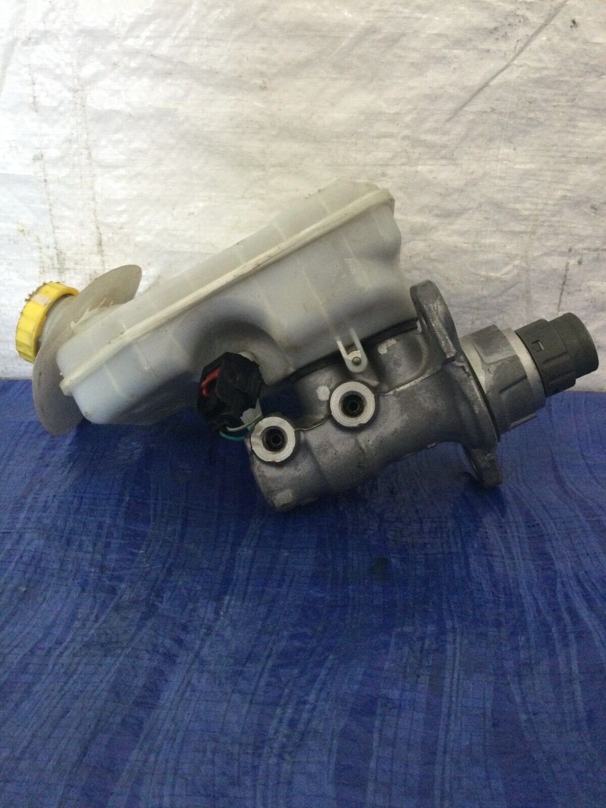 2018 Ford Escape Master Brake Cylinder W/ Reservoir OEM EV61-2140-P 2.0L