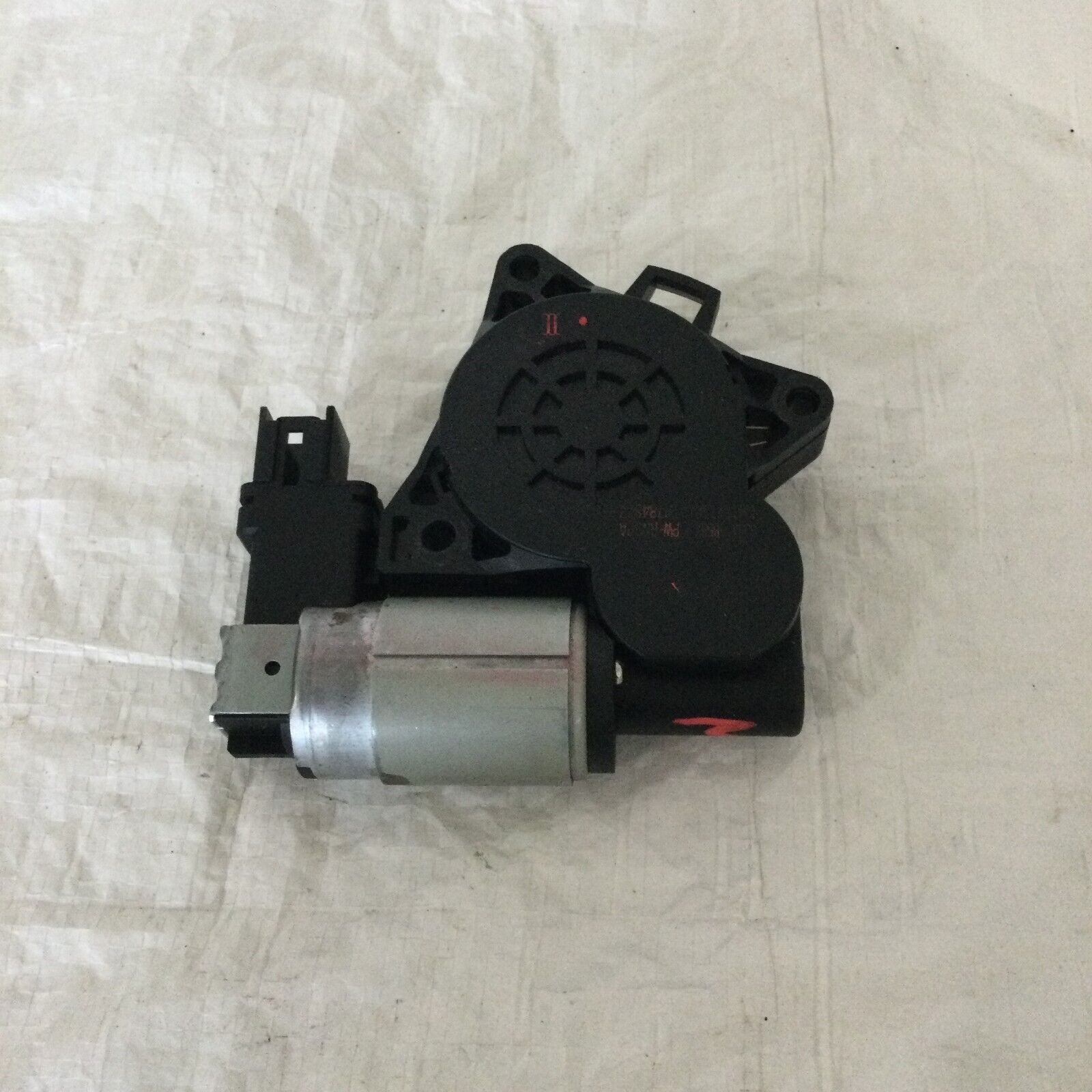 2004-2005 Mazda 6 Hatch Back Front Right Power Window Motor OEM GJ6A 5858X