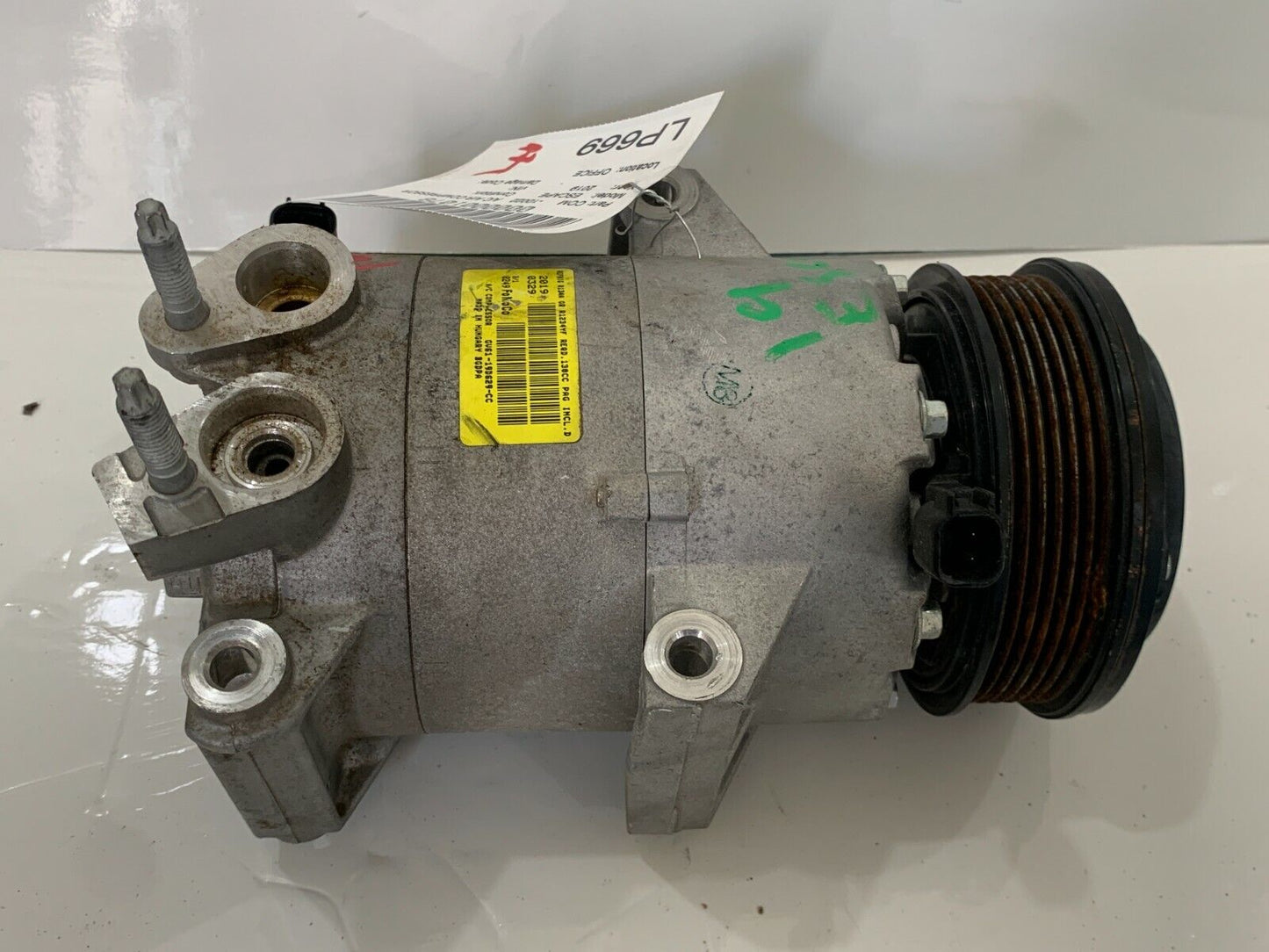 2019 Ford Escape A/C Compressor GV61-19D629-CC 
