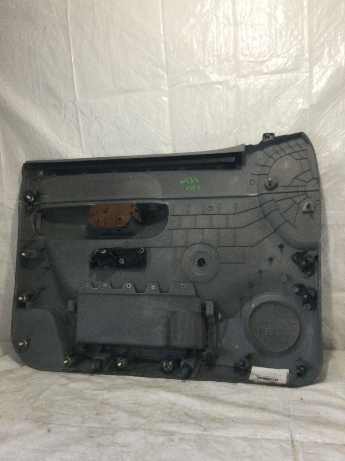 2007-2009 GMC Sierra 1500 Front Right Door Trim Panel 15923569 OEM