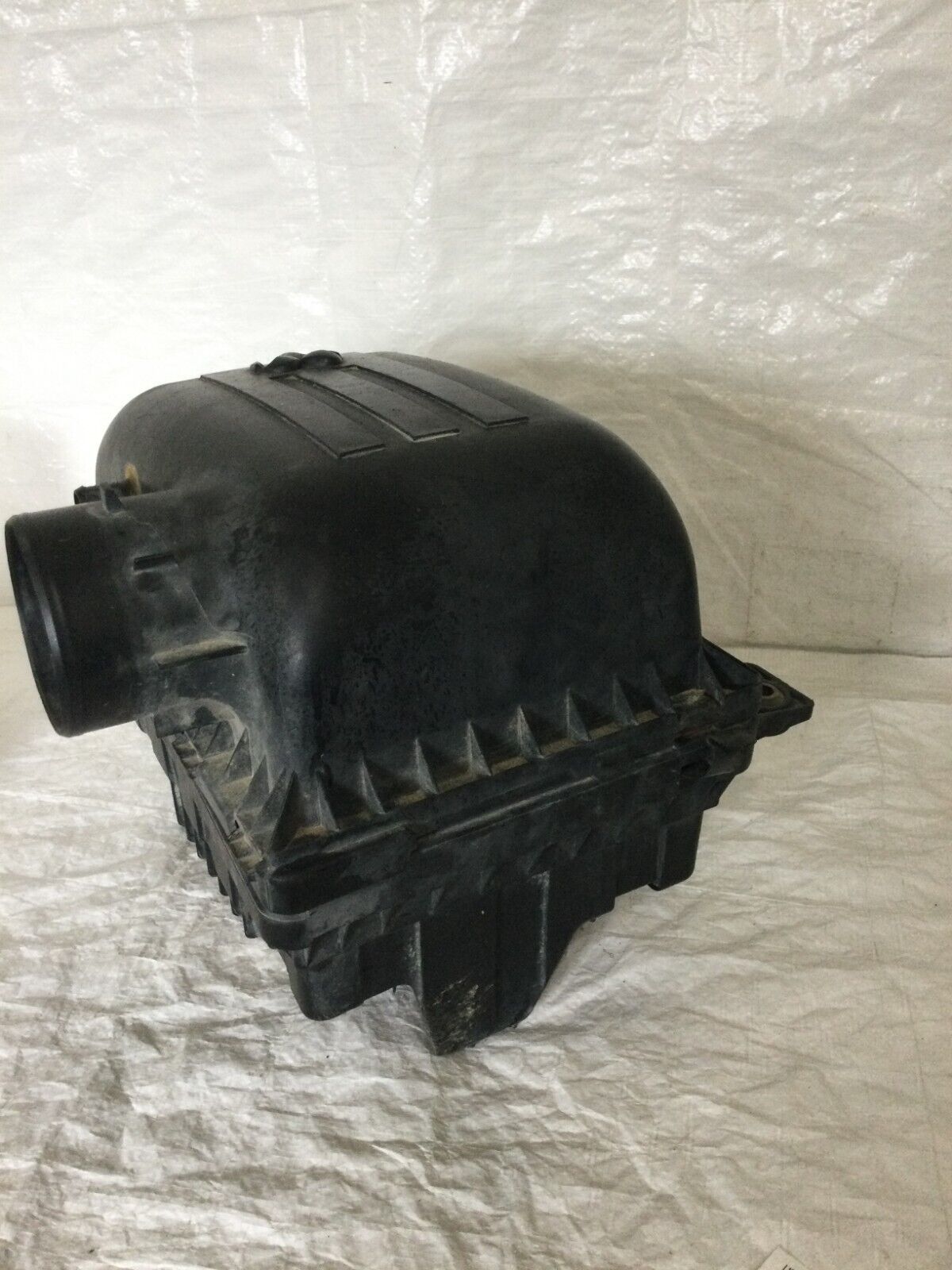 2004 Dodge Ram 1500 Air Cleaner Filter Box 53032043AB OEM 5.7L