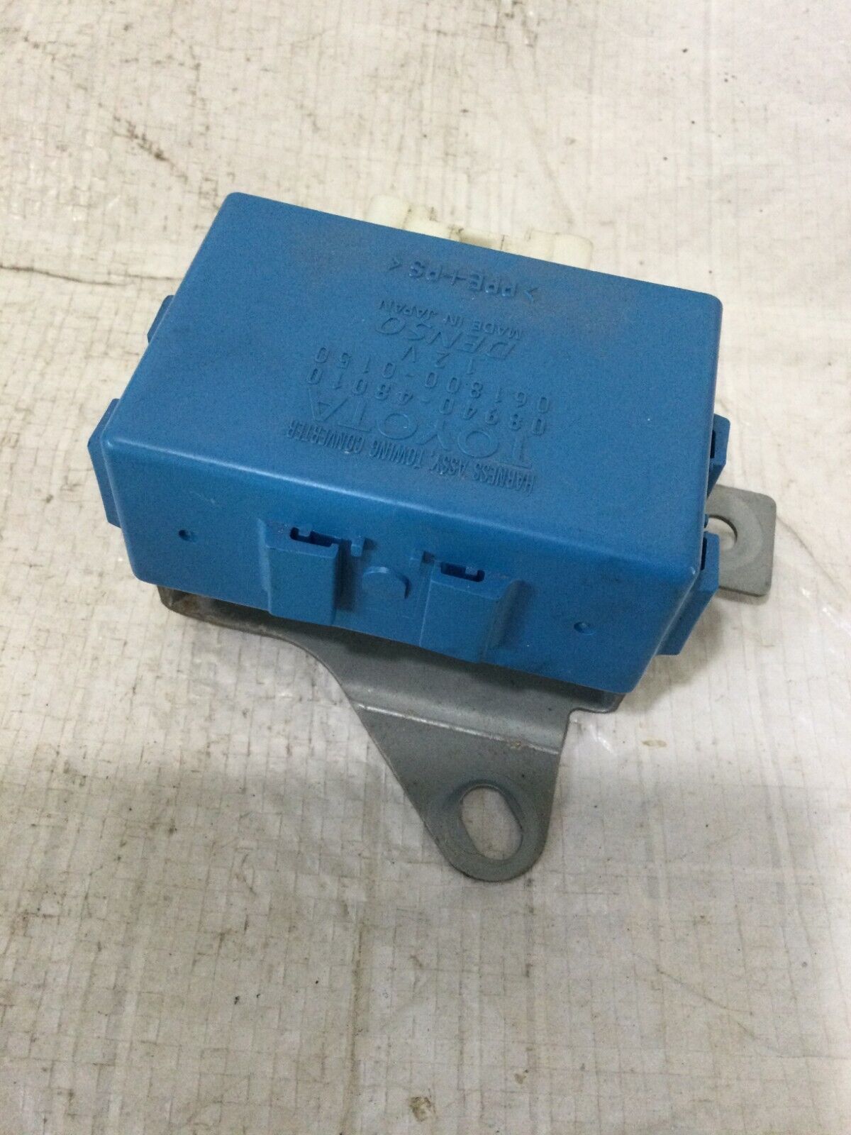 2003 Toyota Highlander Towing Converter Module  08940-48010 OEM