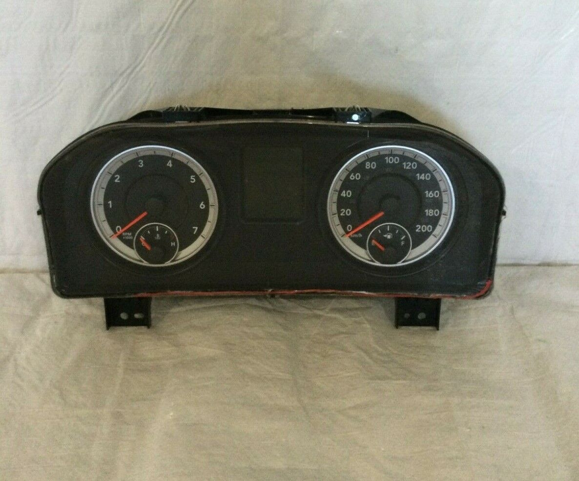 2016-2017 Dodge Ram 1500 Speedometer Cluster 68280835AC KPH OEM