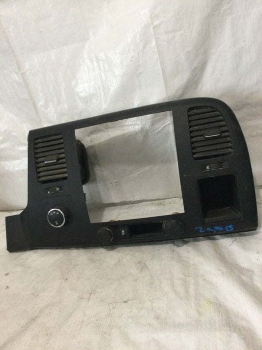 2007-2013 Chevrolet Silverado 2500 Dash Radio Climate Trim Bezel OEM 20935610