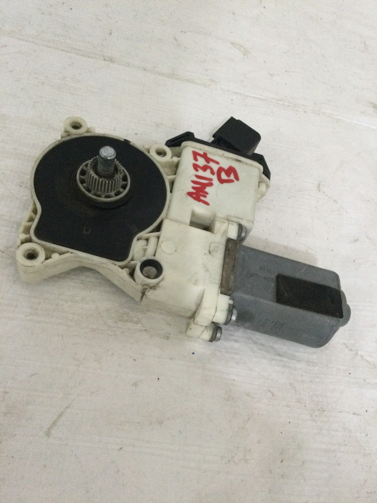 2017 Ford Explorer Front RH Right Power Door Window Motor OEM C28603-102