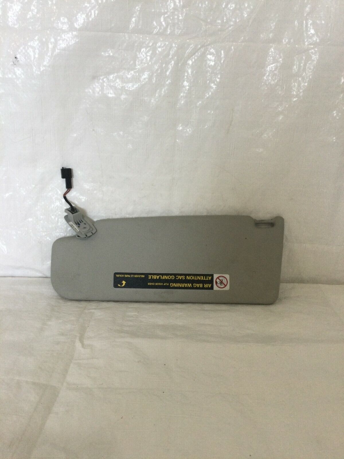 2005-2006 Volkswagen Jetta Passenger Right Sun Visor OEM RH