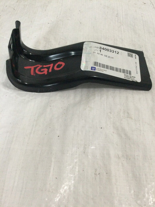 2021 Chevrolet Silverado 1500 Front Fender Upper Bracket OEM 84003312