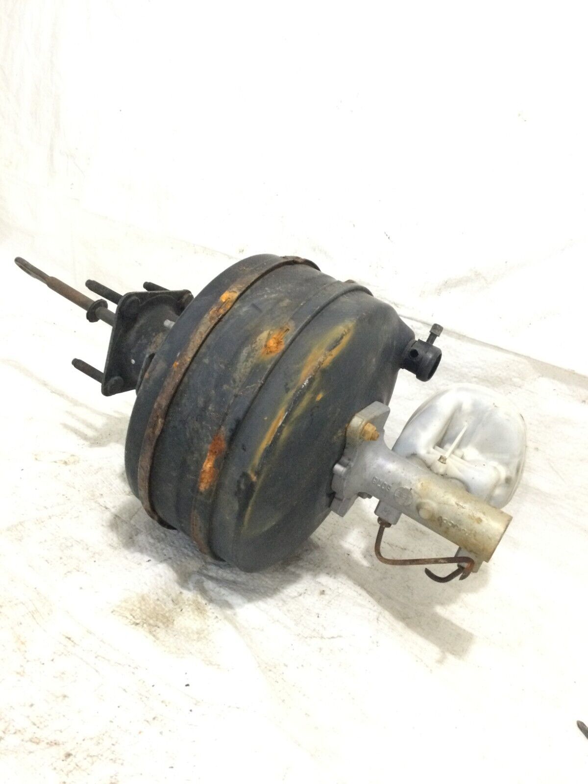 2005 Dodge Ram 2500  Power Brake Booster W/ Reservoir OEM